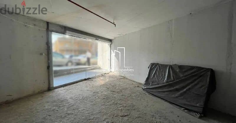 Showroom 452m² For RENT In Achrafieh #JF 6