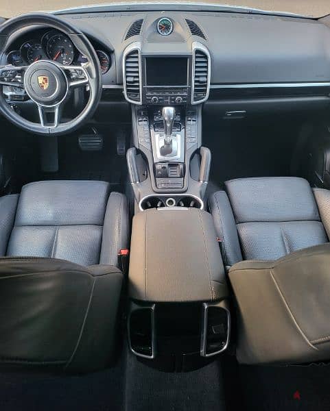 Porsche cayenne V6 2016 full options tiptronic panoramic Ajnabieh 11