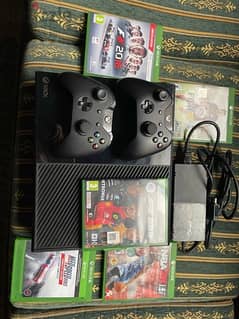 Xbox One 500 GB like new for sale