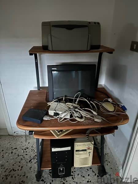 4 tvs old computer 1