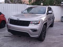 Gharib Motors: Jeep Grand Cherokee Altitude 2017 grey on black