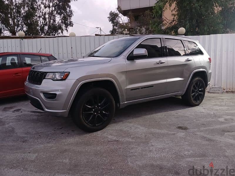 Gharib Motors: Jeep Grand Cherokee Altitude 2017 grey/black 03-050207 0