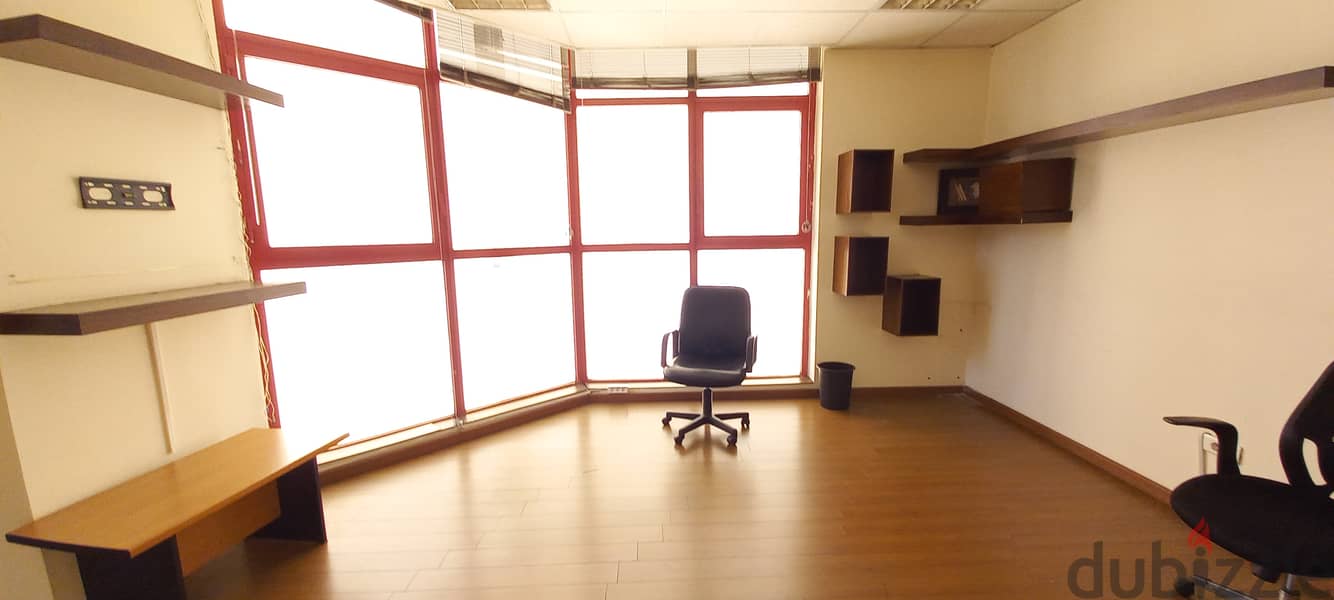 Furnished office in commercial center in Zalka for rentمكتب مفروش 3