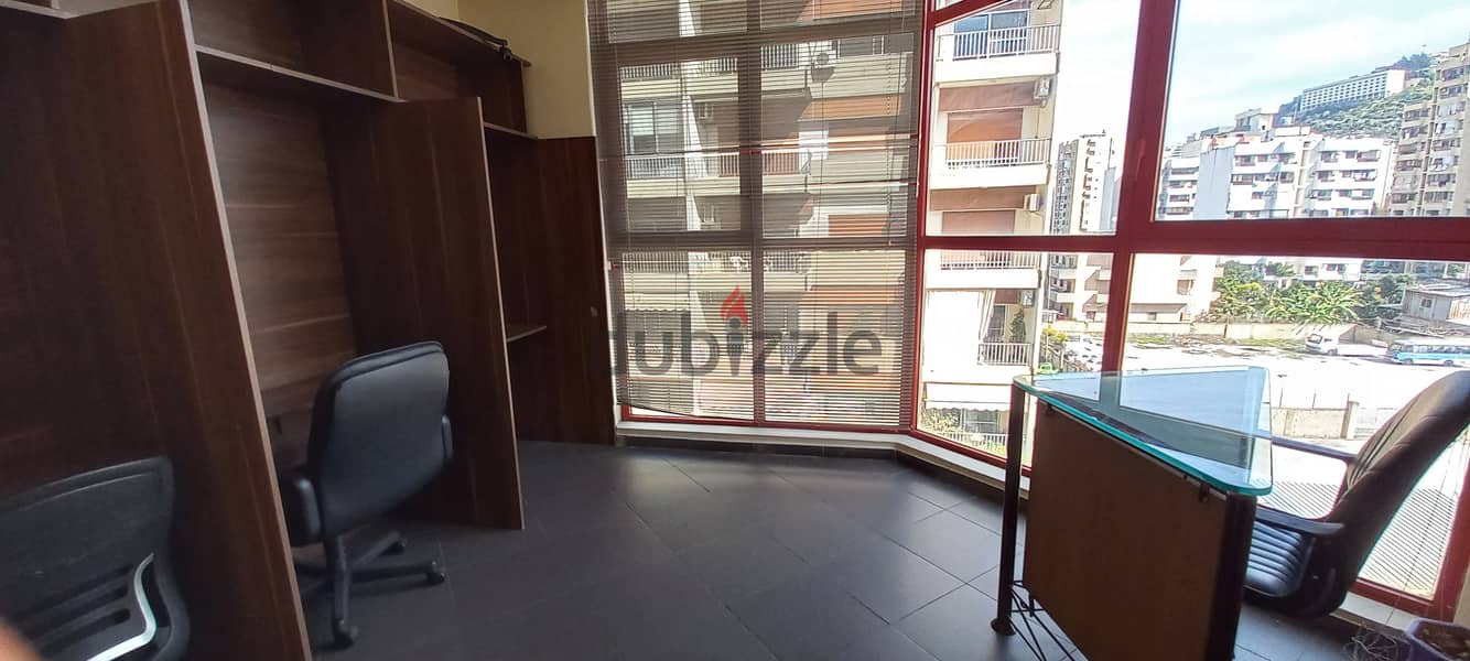 Furnished office in commercial center in Zalka for rentمكتب مفروش 11