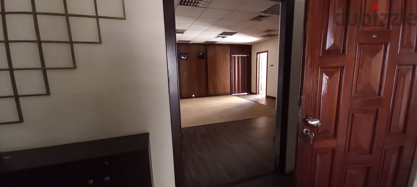 Furnished office in commercial center in Zalka for rentمكتب مفروش 13
