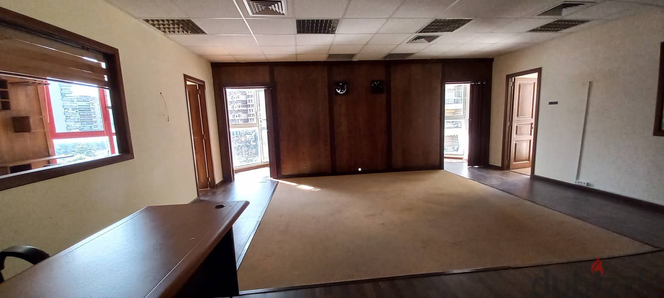 Furnished office in commercial center in Zalka for rentمكتب مفروش 14