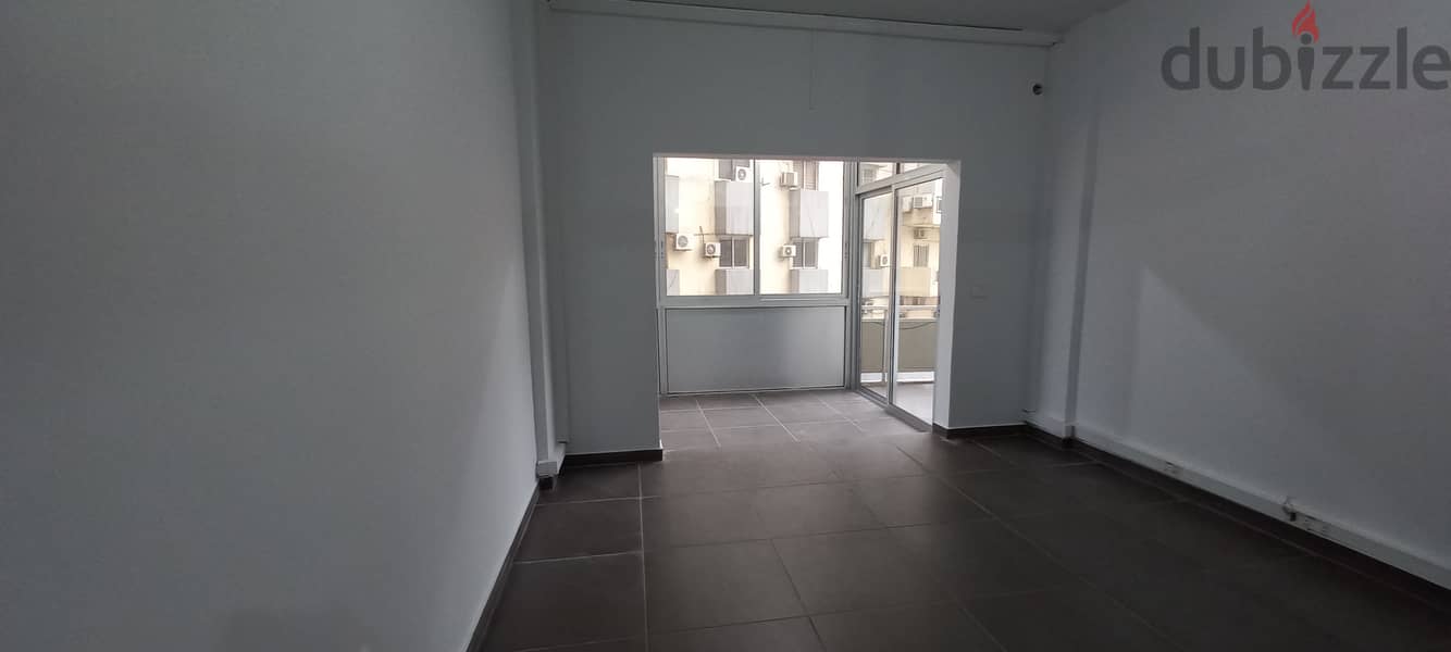 Office in commercial center in Zalka for saleمكتب في المركز التجاري 8