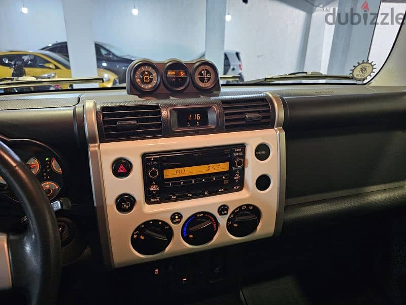 2015 Toyota FJ Cruiser High Pack Company Source BUMC 1 Owner Like New! 14