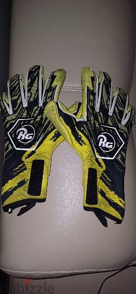 RG Goalkeeper Gloves Limited Edition Bacan Yellow. Used for 2 weeks. 1
