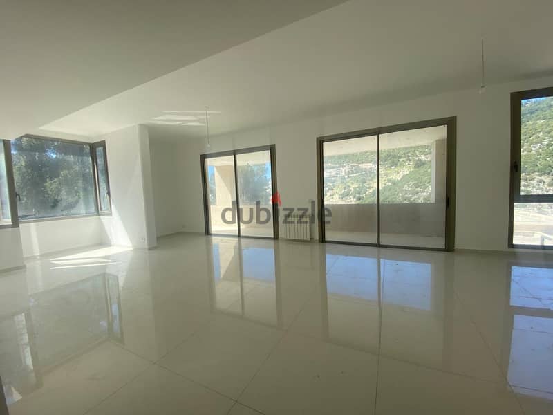 RWK114CN - A Luxury Apartment For Rent  In Adma 0