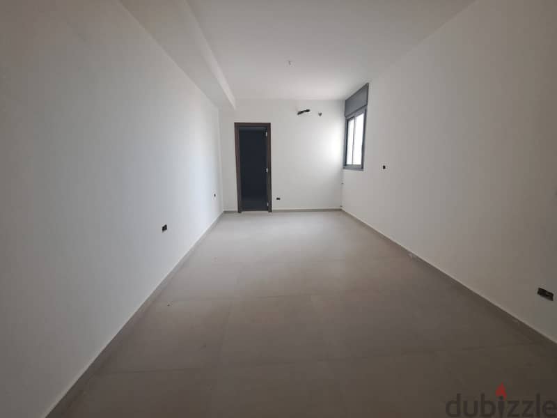192m² Apartment with Mountain View for Sale in Hazmieh 2