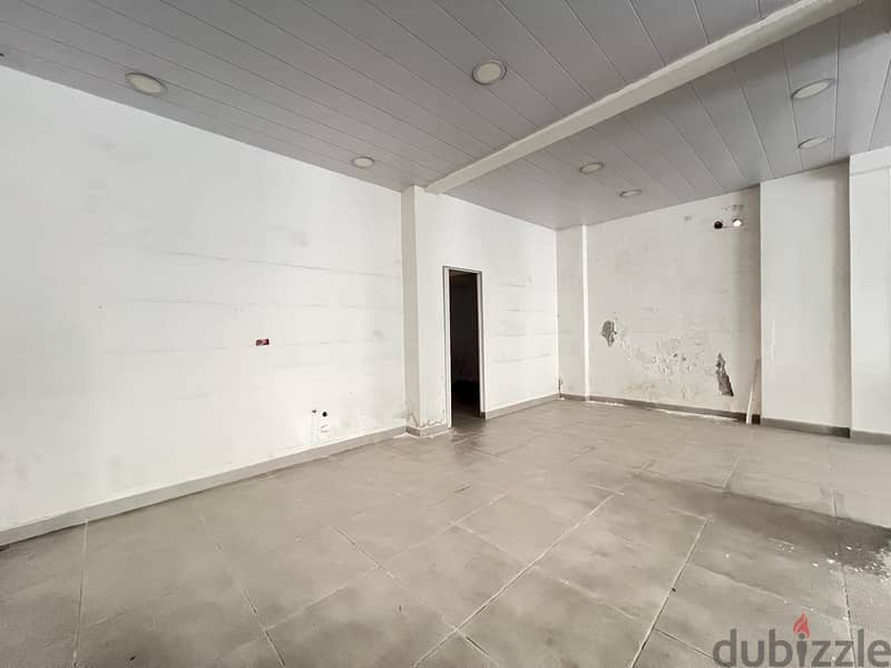 Hazmiyeh | 110m² Shop | Open Space | Bathroom | Kitchenette 4