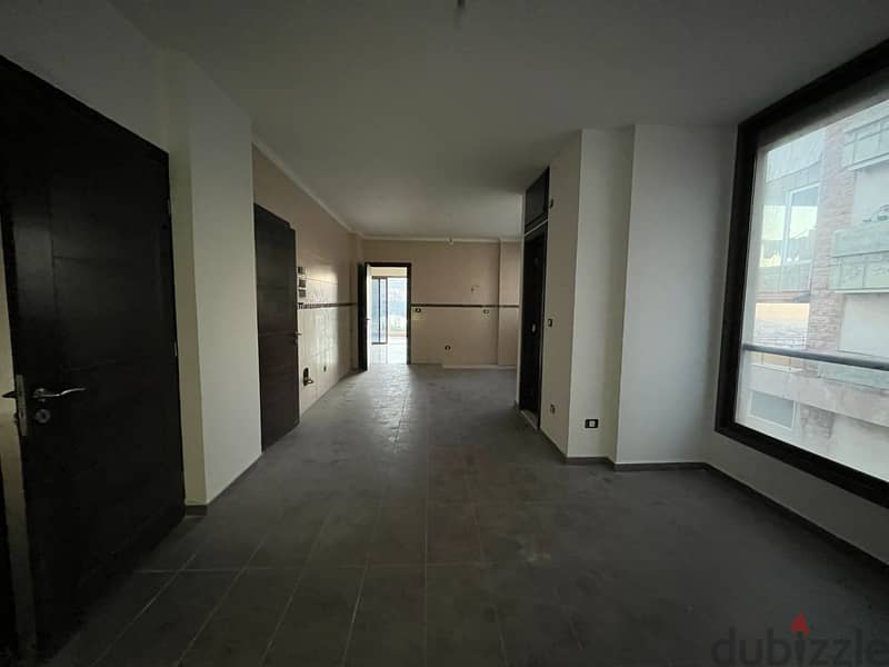 Luxury Living in Sehaile: Apartment with Panoramic Views for Sale 7