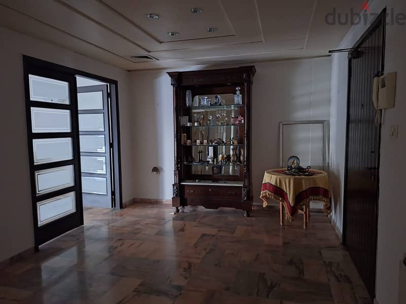 Apartment in Horch Tabet for Saleشقة للبيع في حرش تابت 5