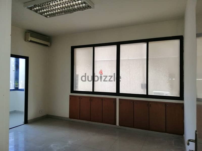 Office for rent in Sin El Fil مكتب للايجار في سن الفيل 8
