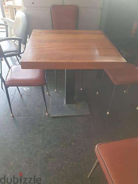 طاولة سفرة فينتدج١٩٥٠ مع ٤ كراسي  وطاولة متر مربع 0