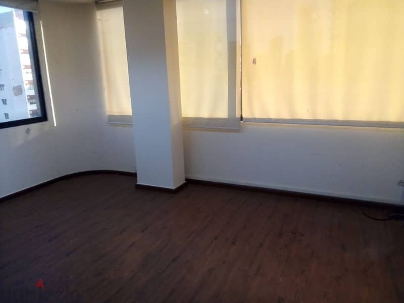 100 Sqm | Decorated office for rent in Horch Tabet 4