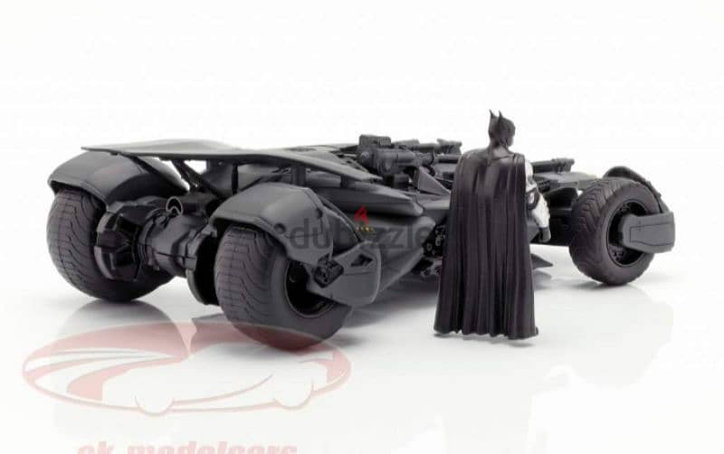 Batmobile (The Movie Justice League '17) diecast car model 1;24. 3