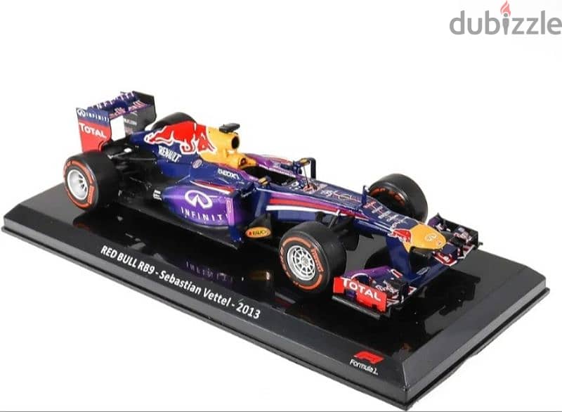Redbull RB9 (S. Vettel 2013) diecast car model 1;24. 2