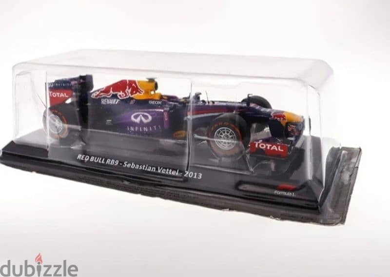 Redbull RB9 (S. Vettel 2013) diecast car model 1;24. 5