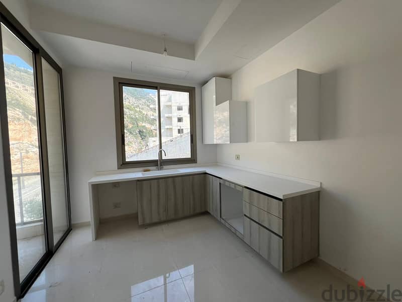 L14884-Apartment for Sale In a Gated Community in Adma 1