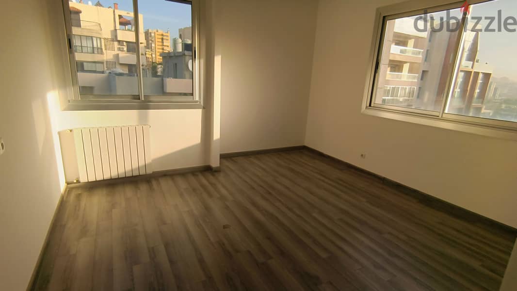 Apartment in Horch Tabet for Saleشقة للبيع في حرش تابت 5