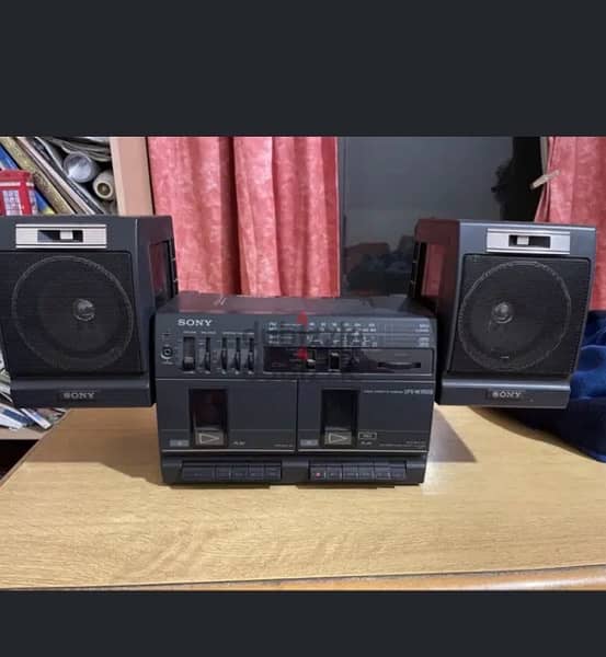 vintage radio with speakers 1