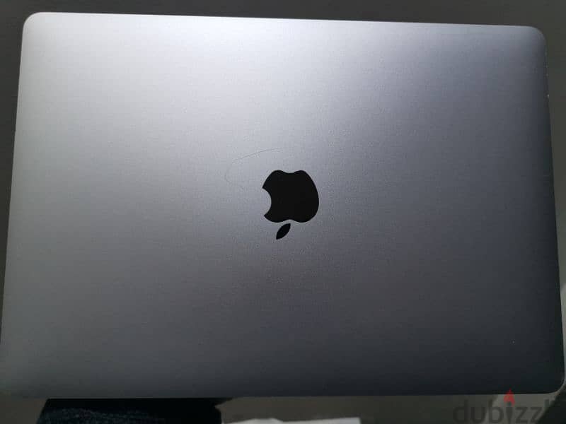 MacBook pro M1 late 2020 (not refurbished) 8gb ram 256gb 1