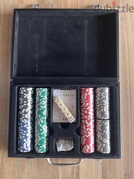 leather poker set and tokens 0