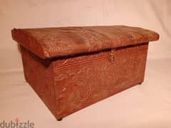 صندوق قديم خشب ونحاس