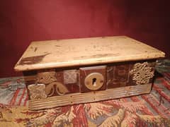 صندوق دمشقي قديم