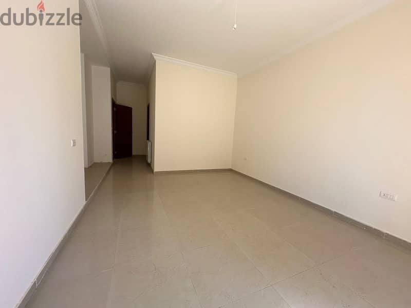 300 m² garden, Apartment For Sale in Rabwe! 9