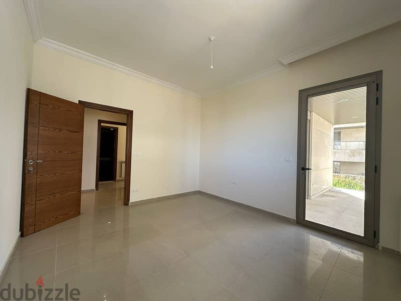 300 m² garden, Apartment For Sale in Rabwe! 10