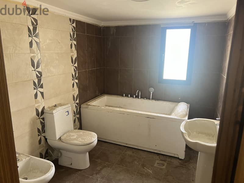 RWB103SK - Well maintained apartment for sale in Aakbe, Zgharta 6