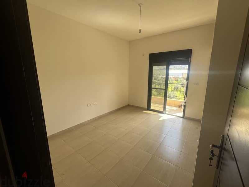 RWB104SK - Well maintained apartment for sale in kfarhata, Zgharta. 3