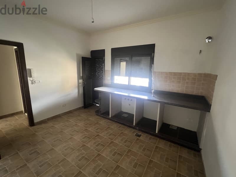 RWB104SK - Well maintained apartment for sale in kfarhata, Zgharta. 10