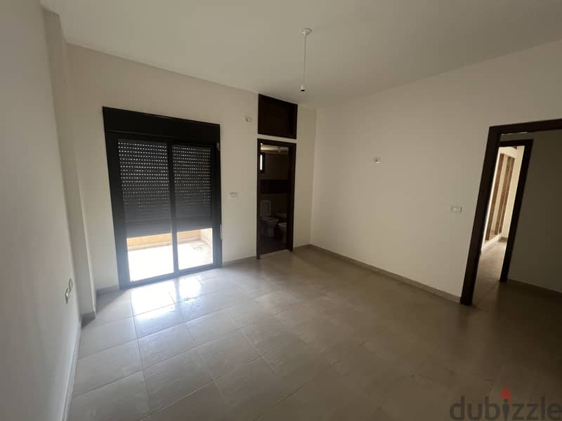 RWB105SK - Well maintained apartment for sale in kfarhata, Zgharta. 3
