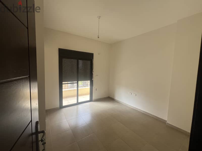 RWB105SK - Well maintained apartment for sale in kfarhata, Zgharta. 4