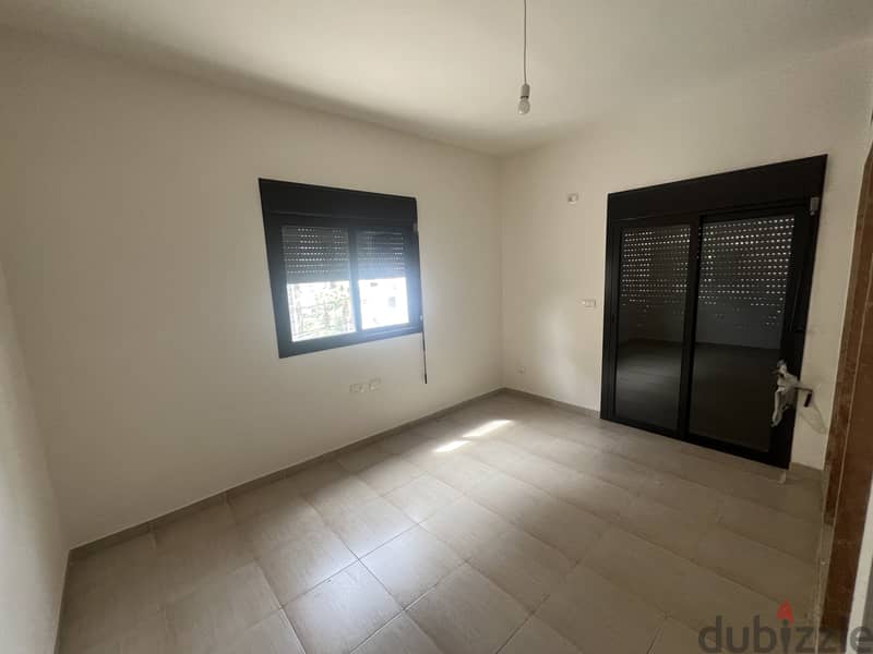 RWB106SK - Well maintained apartment for sale in kfarhata, Zgharta. 4