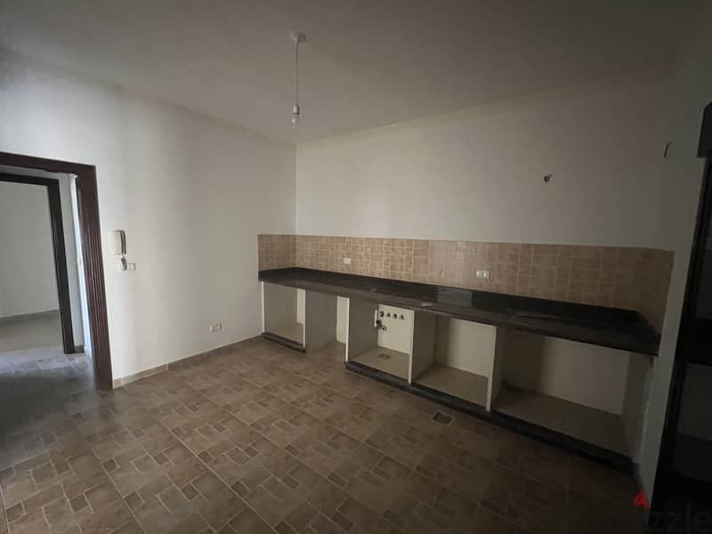 RWB106SK - Well maintained apartment for sale in kfarhata, Zgharta. 5