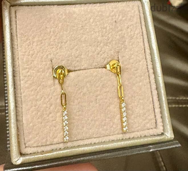 earings , high classy , gold color 0