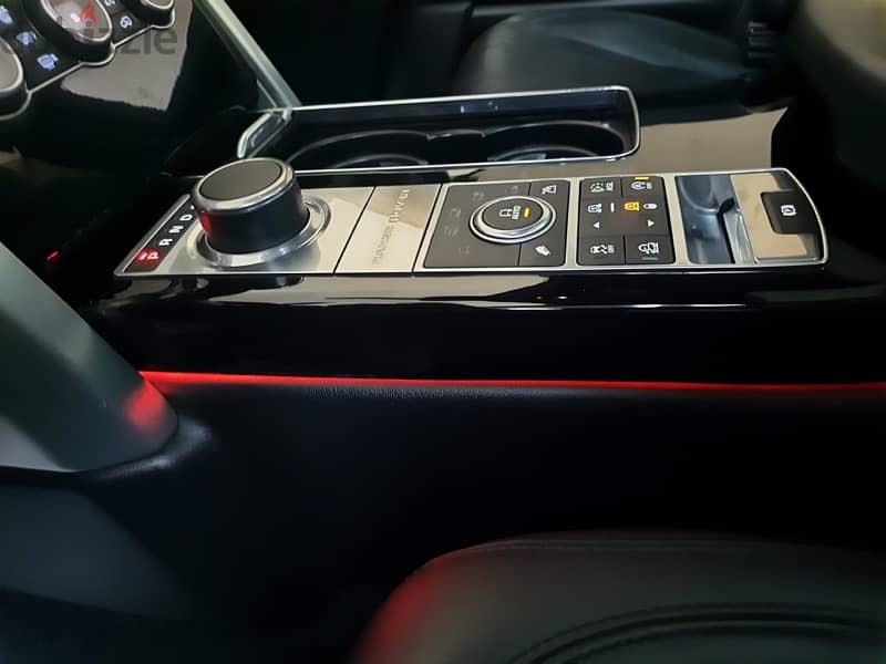 Range Rover vogue 2016 V8 SUPERCHARGE 12