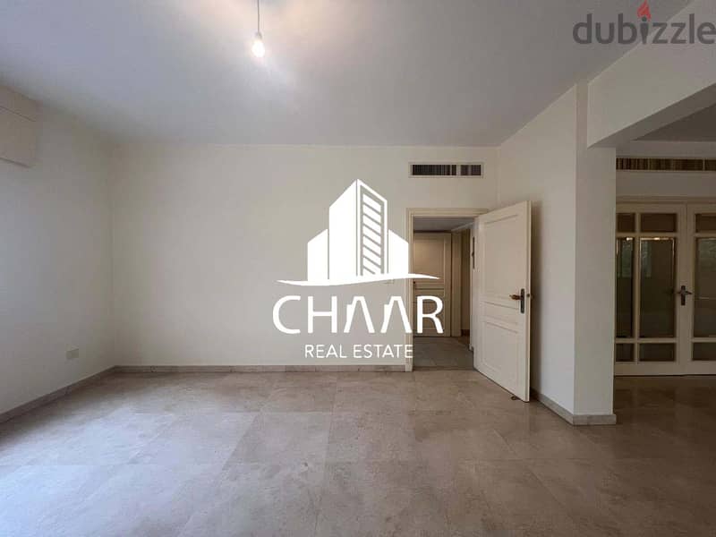 R1784 Immense Apartment for Sale in Tallet Khayyat 4