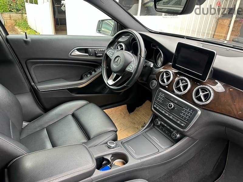 Mercedes Banz GLA250 4 MATIC  2016 California  panoramic 16