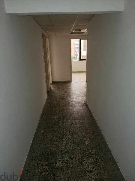 office for rent in Sad El Bauchrieh مكتب للايجار في سد البوشرية 3