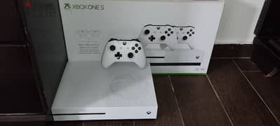 Xbox one s 1tb 4k 120hz +443 games + unlimited gamepass