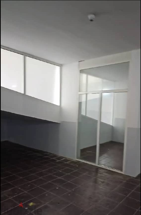 Warehouse FOR RENT  in JDEIDEH 4
