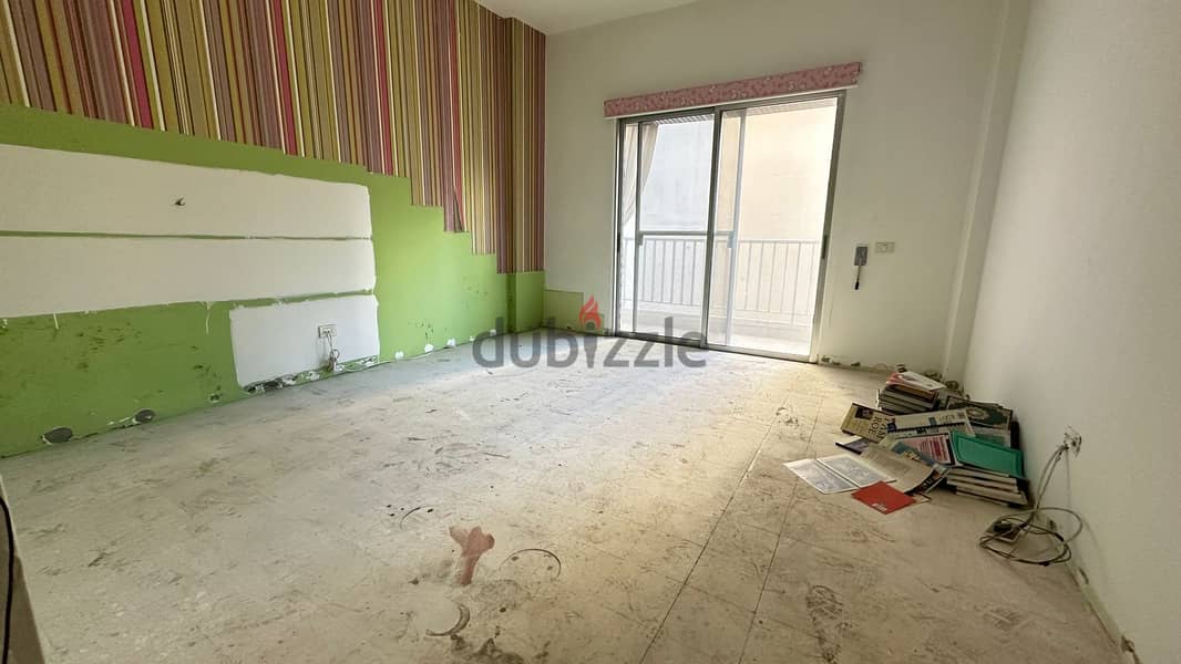 Apartment for sale in Sanayehشقة للبيع في الصنايع 4