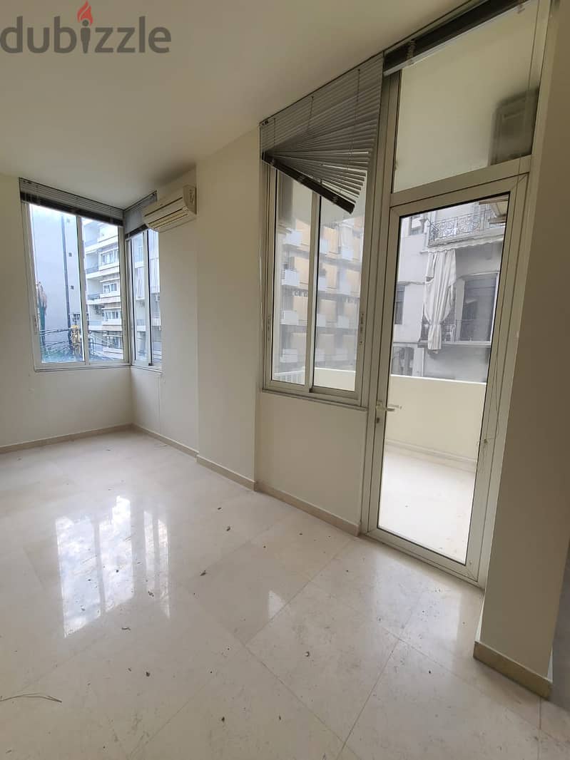 Apartment in Achrafieh for Saleشقة في الاشرفية للبيع 3