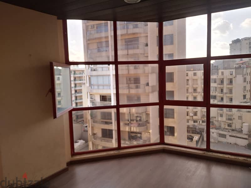 Office in commercial center in Zalka for saleمكتب في المركز التجاري 3